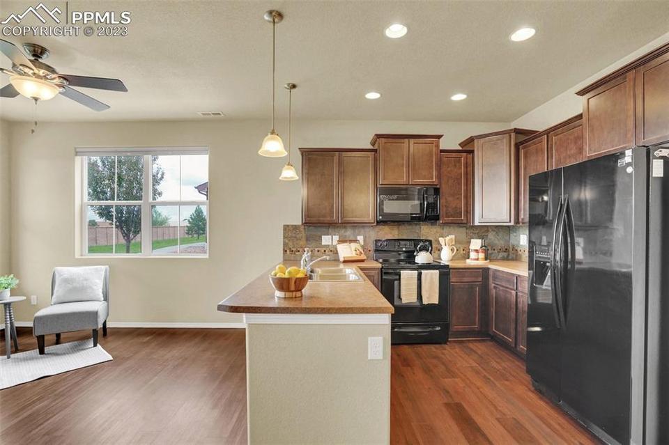  5294 Prominence Pt, Colorado Springs, CO 80923 photo 12