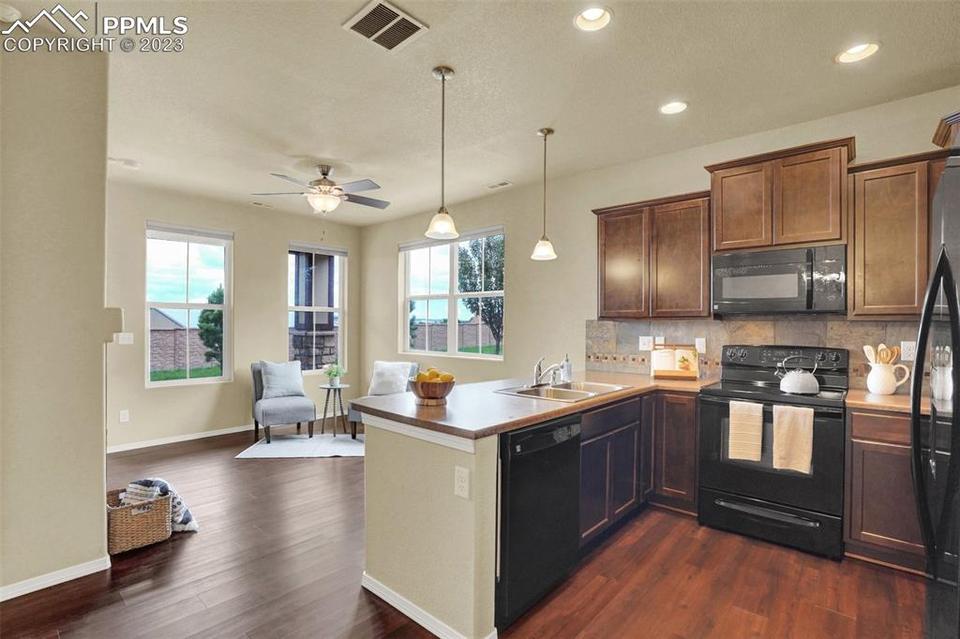 5294 Prominence Pt, Colorado Springs, CO 80923 photo 11