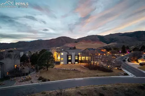 1915 Hunters Point Ln, Colorado Springs, CO 80919