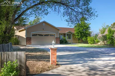 1505 Mount View Ln, Colorado Springs, CO 80907