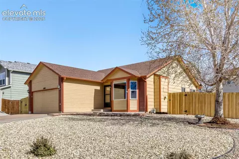 6707 Fountain Ridge Cir, Fountain, CO 80817