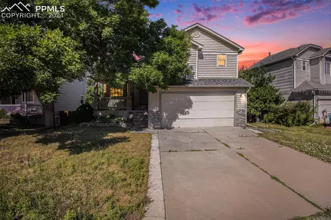 6034 Oakwood Blvd, Colorado Springs, CO 80923