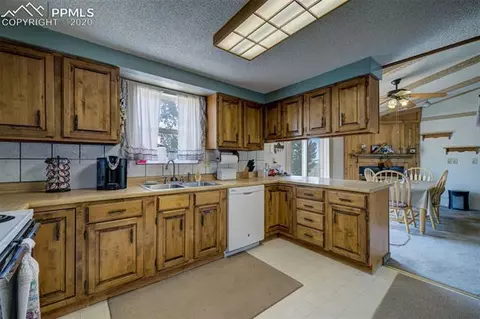 15925 Stage Stop Rd, Peyton, CO 80831 photo 2