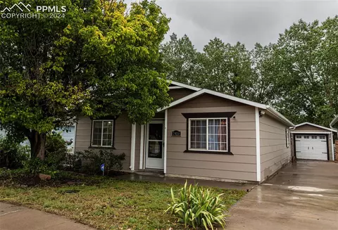 2920 Toronto Pl, Pueblo, CO 81004