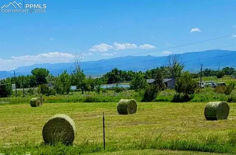 831 S Broadway St, Penrose, CO 81240