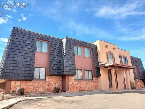 2921 Mesa Rd #A, Colorado Springs, CO 80904