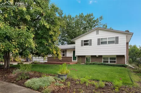 2955 El Capitan Dr, Colorado Springs, CO 80918