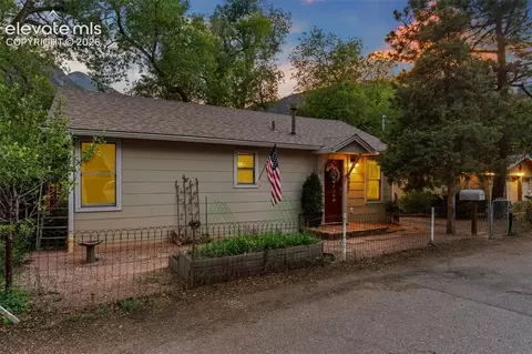 227 Pilot Knob Ave, Manitou Springs, CO 80829