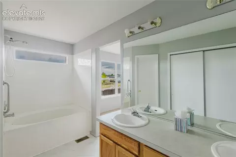 Bath - 8156 Oliver Rd, Peyton, CO 80831 photo 3 of 7