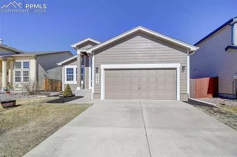 6884 Sierra Meadows Dr, Colorado Springs, CO 80908