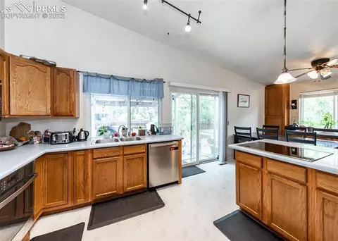 8510 Lamar Dr, Arvada, CO 80003 photo 6