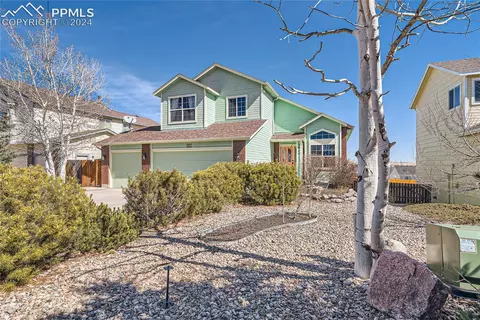 3911 Roan Dr, Colorado Springs, CO 80922