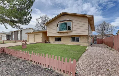 4315 Wilderness Trl, Pueblo, CO 81008