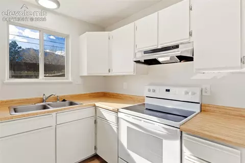 872 London Green Way, Colorado Springs, CO 80906