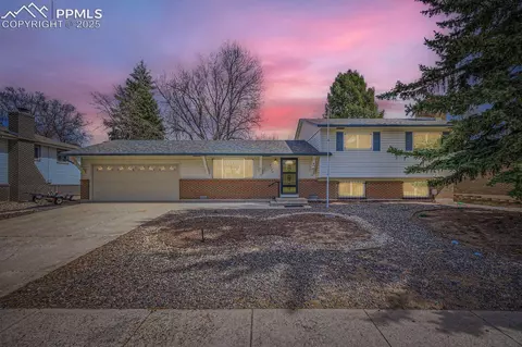 2129 W Greenwich Cir, Colorado Springs, CO 80909