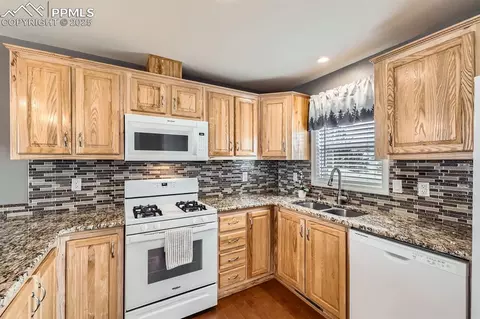 430 E Longbow Dr, Divide, CO 80814 photo 17