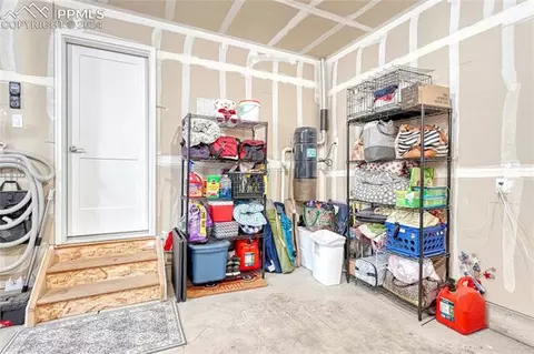 10180 Hannaway Dr, Colorado Springs, CO 80924