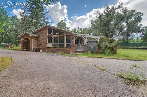 2 Wolfe Ln, Colorado Springs, CO 80906