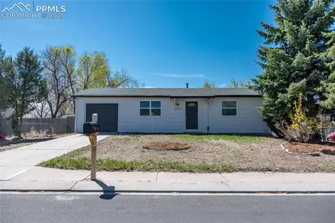 3272 Foxridge Dr, Colorado Springs, CO 80916
