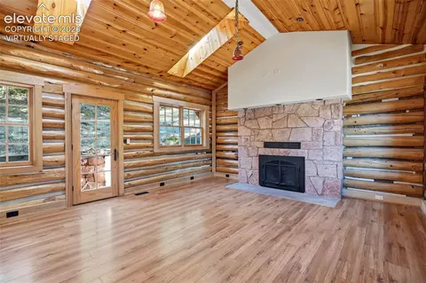Living - 9795 Mountain Rd, Cascade, CO 80809 photo 2 of 11