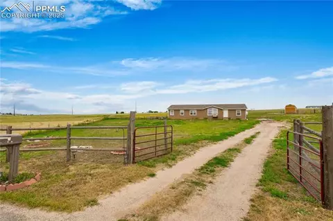 15525 Bobby Ct, Peyton, CO 80831 photo 4
