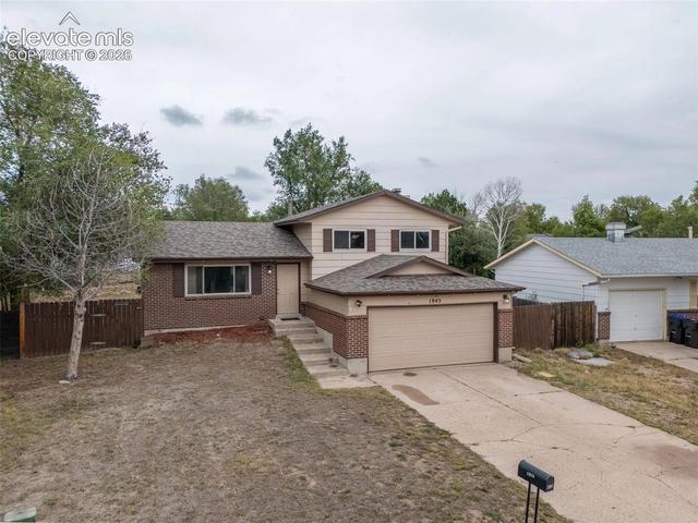 1945 Mineola St, Colorado Springs, CO 80915