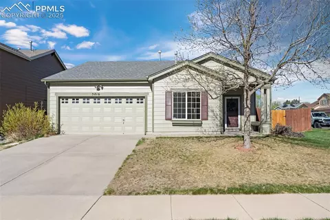5216 Mountain Air Cir, Colorado Springs, CO 80916