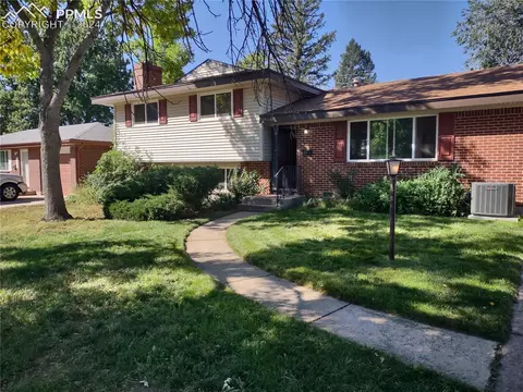 1942 Berkshire Ln, Colorado Springs, CO 80909