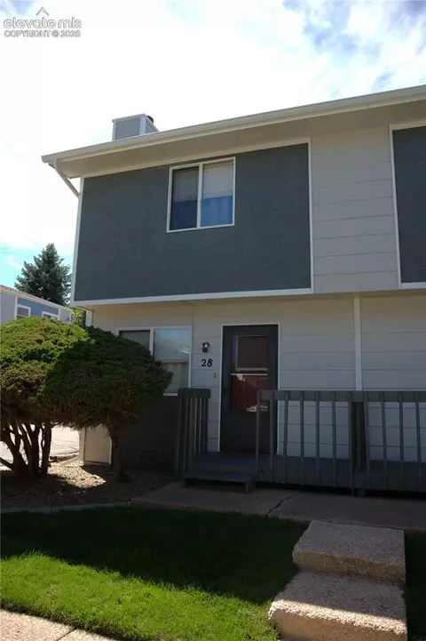 28 Murray Heights Dr, Colorado Springs, CO 80916