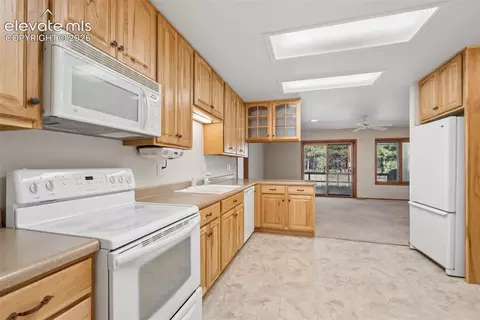 Kitchen - 18490 E Forest Dr, Monument, CO 80132 photo 5 of 6