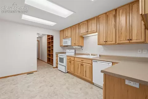 Kitchen - 18490 E Forest Dr, Monument, CO 80132 photo 6 of 6