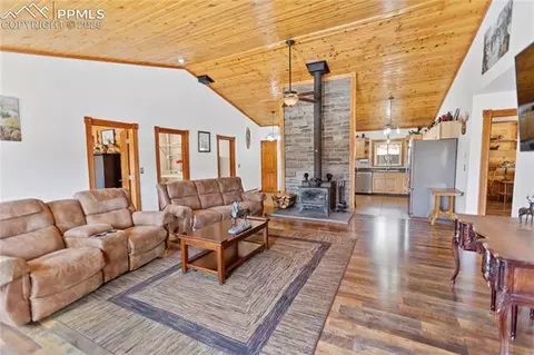 867 Twin Lakes Dr, Divide, CO 80814 photo 3