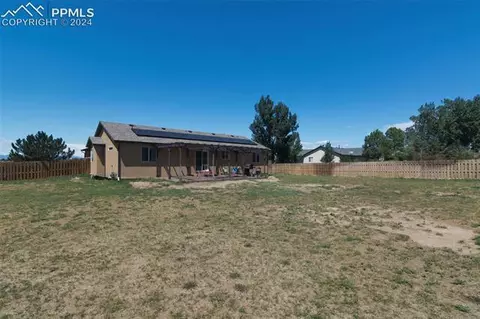 572 S Mcculloch Blvd, Pueblo West, CO 81007