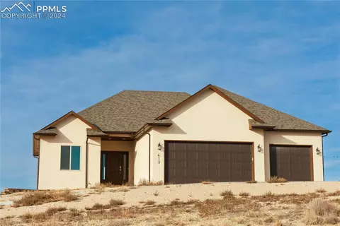 413 N Heather Dr, Pueblo West, CO 81007