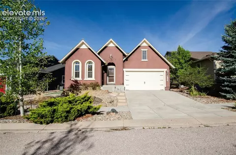8122 Winding Passage Dr, Colorado Springs, CO 80924