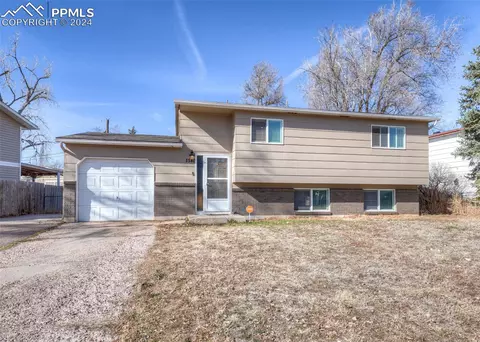 1540 Luna Dr, Fountain, CO 80817