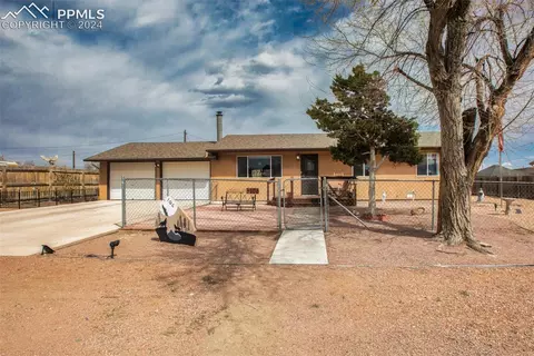 106 Hawkins St, Penrose, CO 81240
