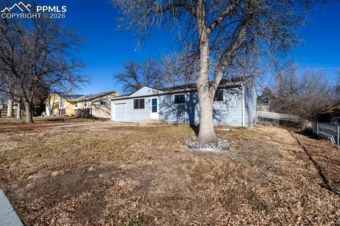 1911 Del Mar Dr, Colorado Springs, CO 80910