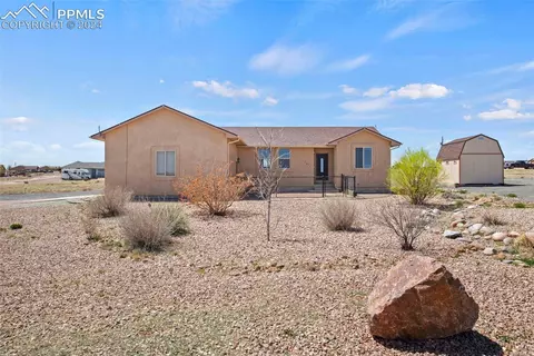 1071 N Lost Hills Ln, Pueblo West, CO 81007