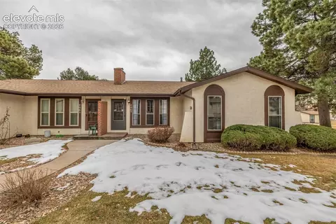 406 Valley Hi Cir #B, Colorado Springs, CO 80910
