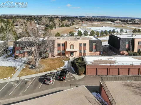 2949 Mesa Rd #C, Colorado Springs, CO 80904