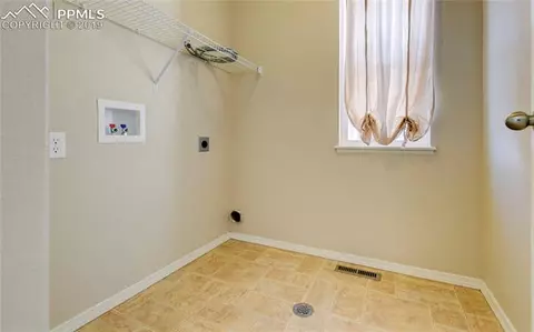 10427 Mount Evans Dr, Peyton, CO 80831 photo 23