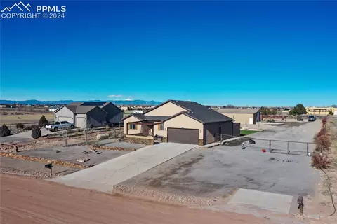 1073 W Mescalero Dr, Pueblo West, CO 81007