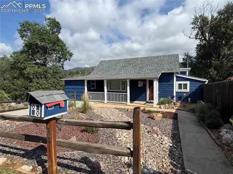 34 Fountain Pl, Manitou Springs, CO 80829