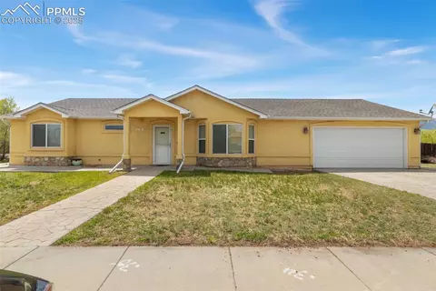 1410 Leigh Ln, Fountain, CO 80817