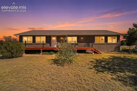 1361 S Tonalea Dr, Pueblo, CO 81007