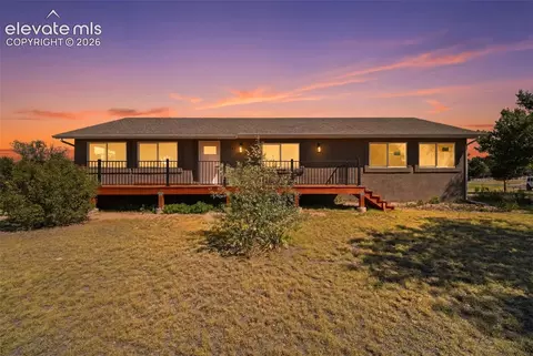 1361 S Tonalea Dr, Pueblo, CO 81007