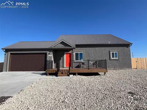 1954 E Frying Pan Dr, Pueblo, CO 81007