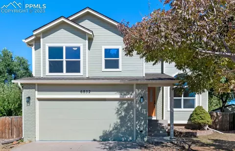 6852 Fountain Ridge Cir, Fountain, CO 80817