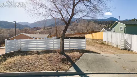 1114 Modes St, Colorado Springs, CO 80904